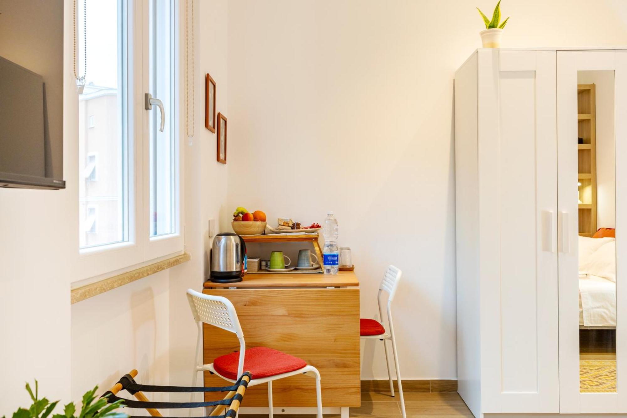 Luminosa Con Bagno Privato Interno - Vicina Metro * Roma