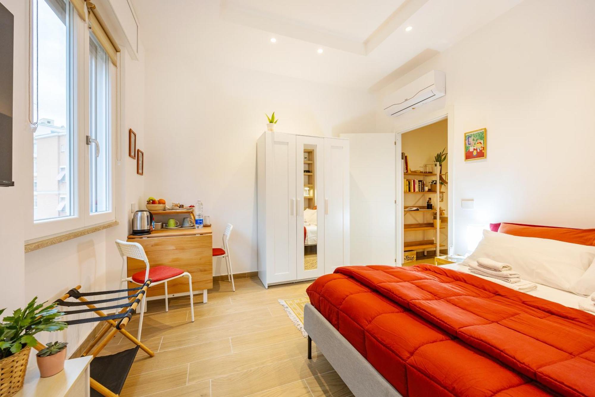 Luminosa Con Bagno Privato Interno - Vicina Metro Roma